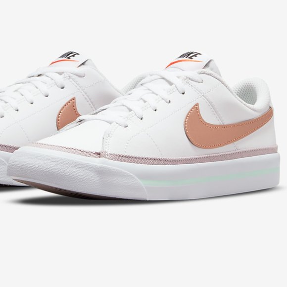 Women's Court Legacy Sneaker. Low Top - Picture 2 of 9